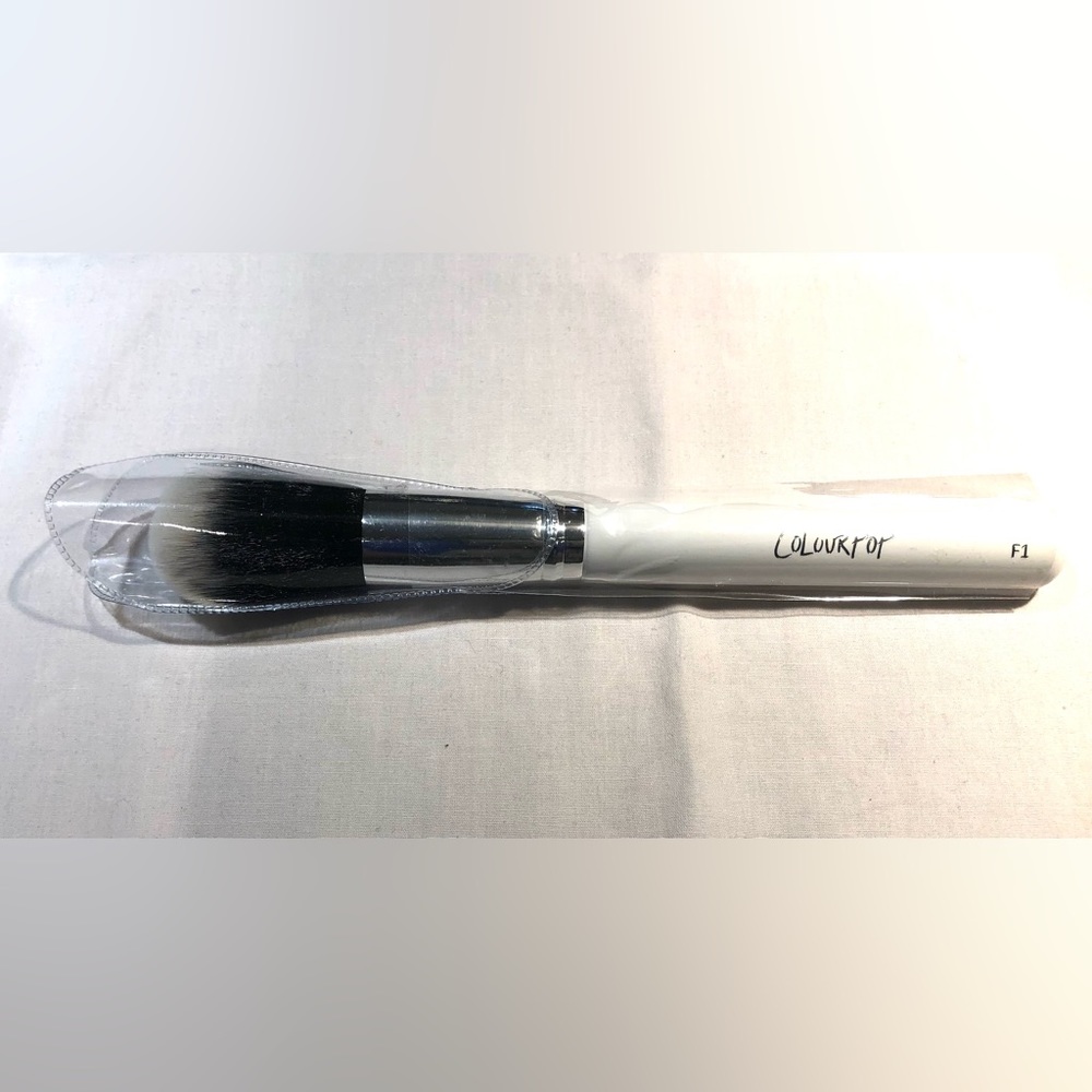ColourPop F1 Large Powder Brush!